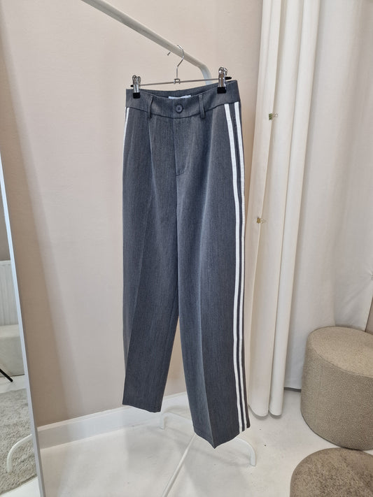 Trousers with stripes Grey