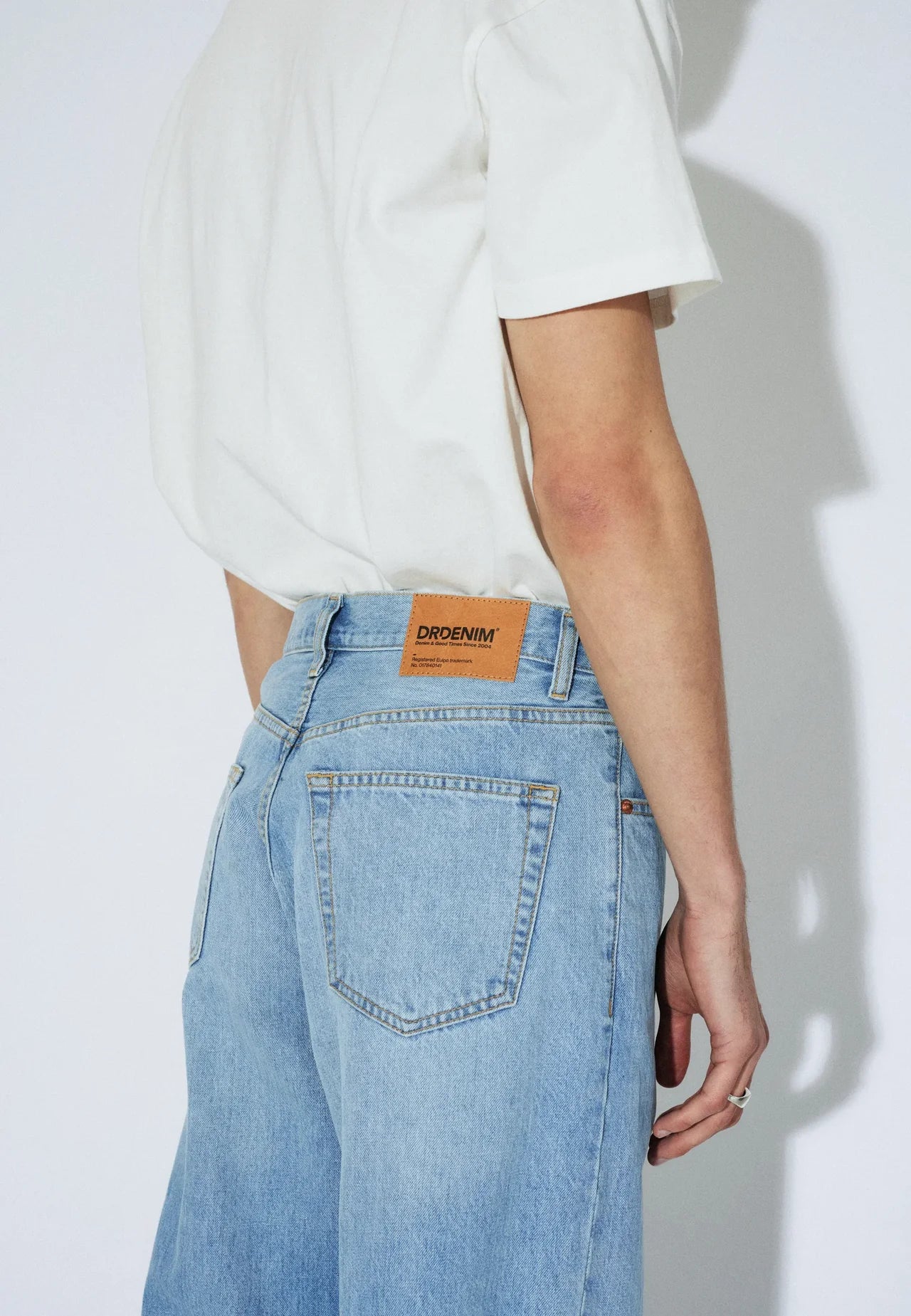 Dr. Denim Omar Relaxed Jeans - Haze Light Used