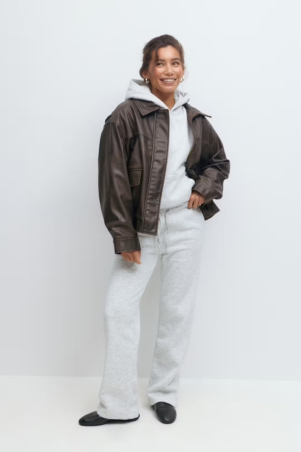 Gina Tricot Basic Straight Sweatpants - Grey - Kubanna