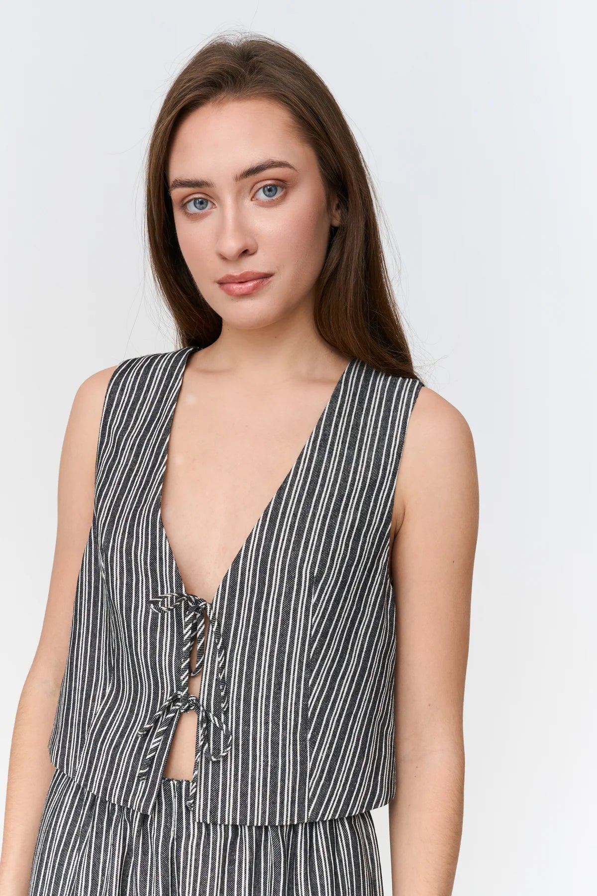 24 Colours Striped Vest With Tie - Black/White - Kubanna