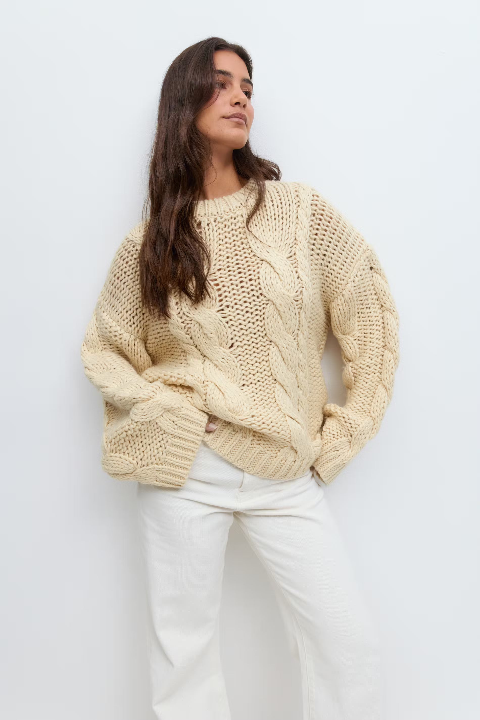 Gina Tricot Knitted Cable Sweater - Almond Milk - Kubanna