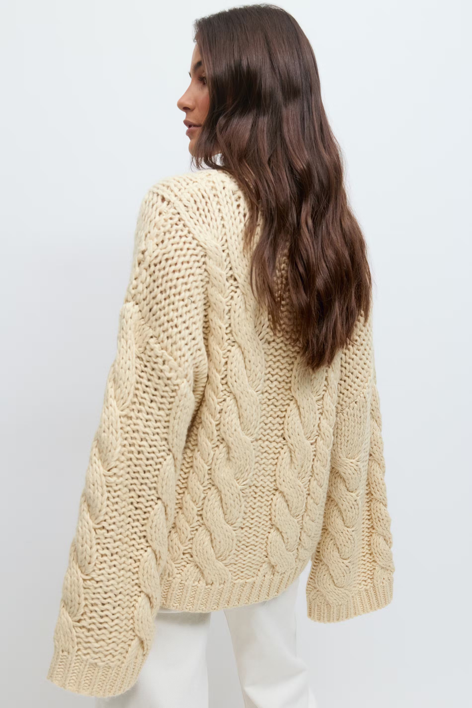 Gina Tricot Knitted Cable Sweater - Almond Milk - Kubanna