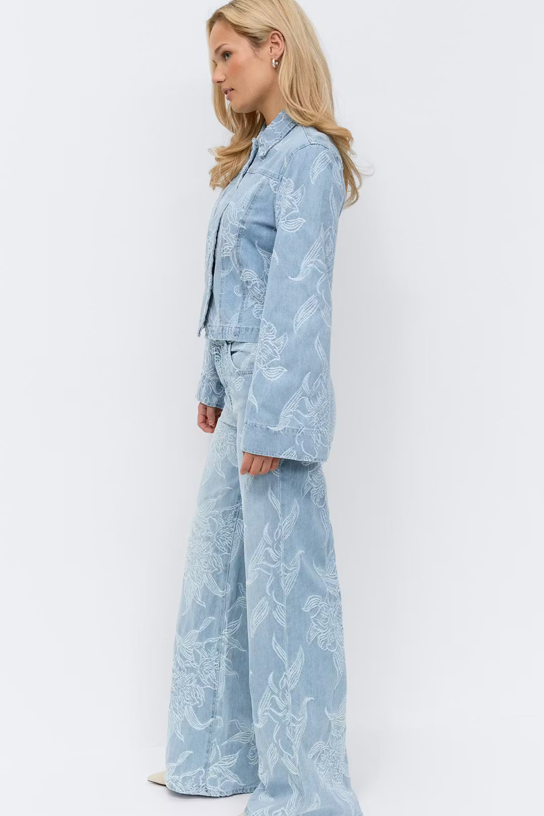 Gina Tricot Embroidery Wide Jeans - Blue