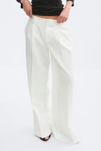 Gina Tricot | Mid Waist Pleated Trousers - White