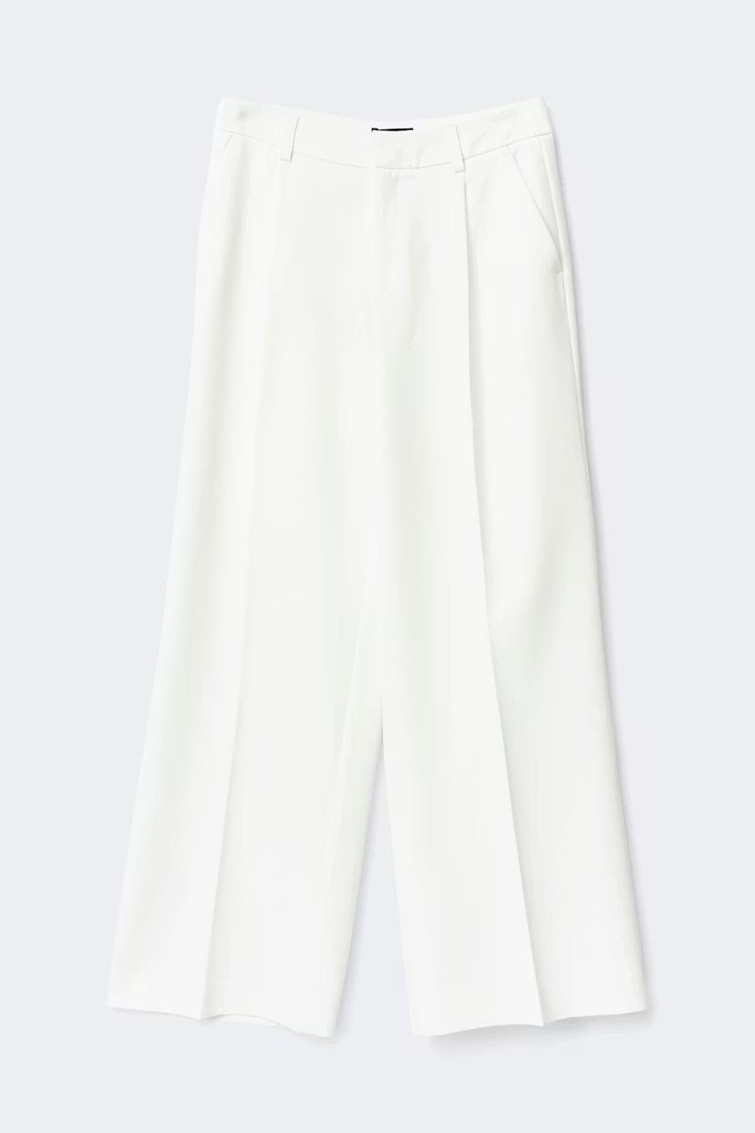 Gina Tricot | Mid Waist Pleated Trousers - White