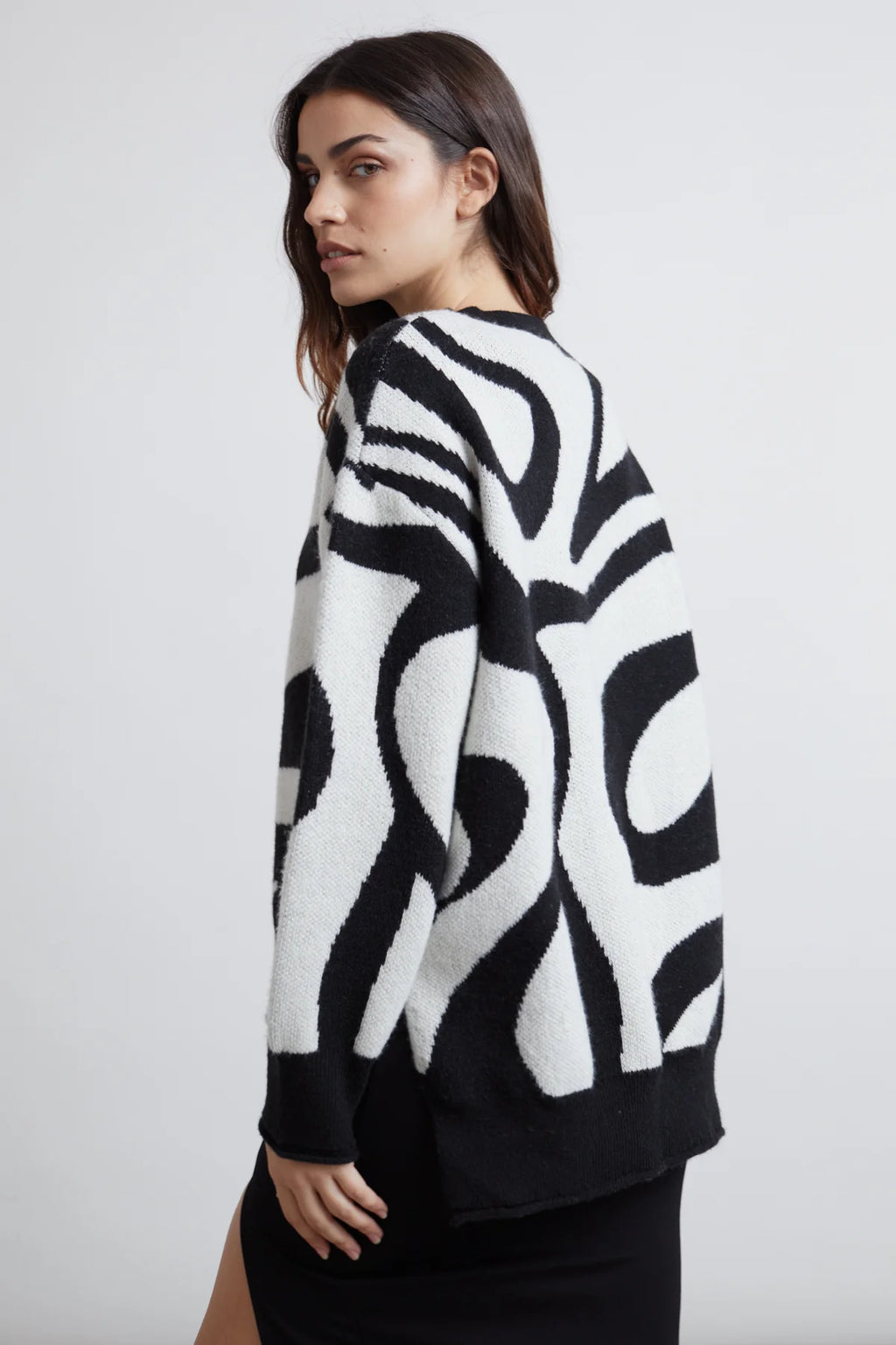 24 Colours Sweater with print - Black