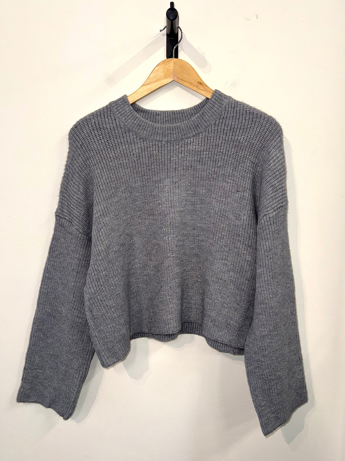 Nelly Cropped Knitted Sweater - Grey