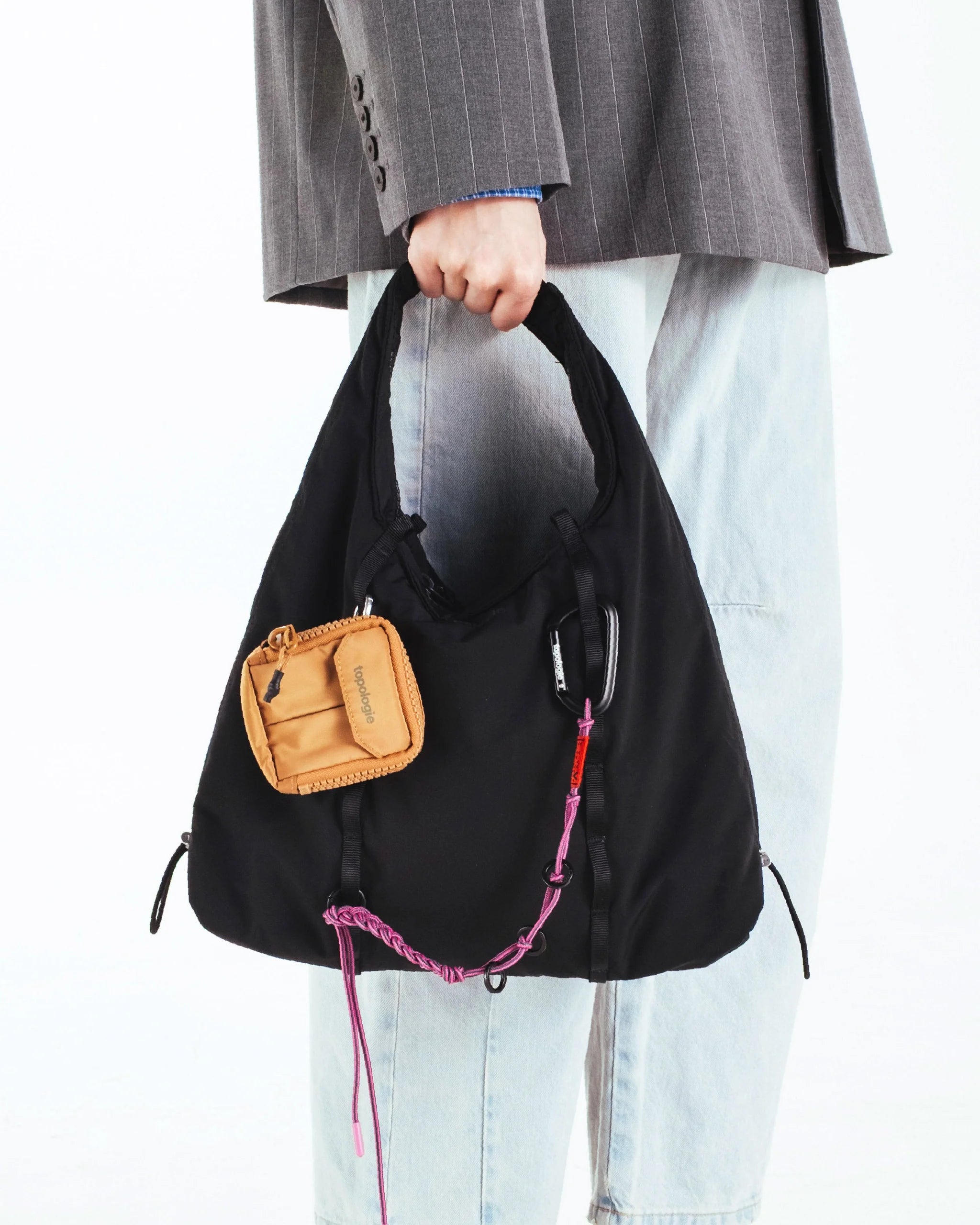 Topologie Cloud Hobo Bag Small - Black Tech Sateen