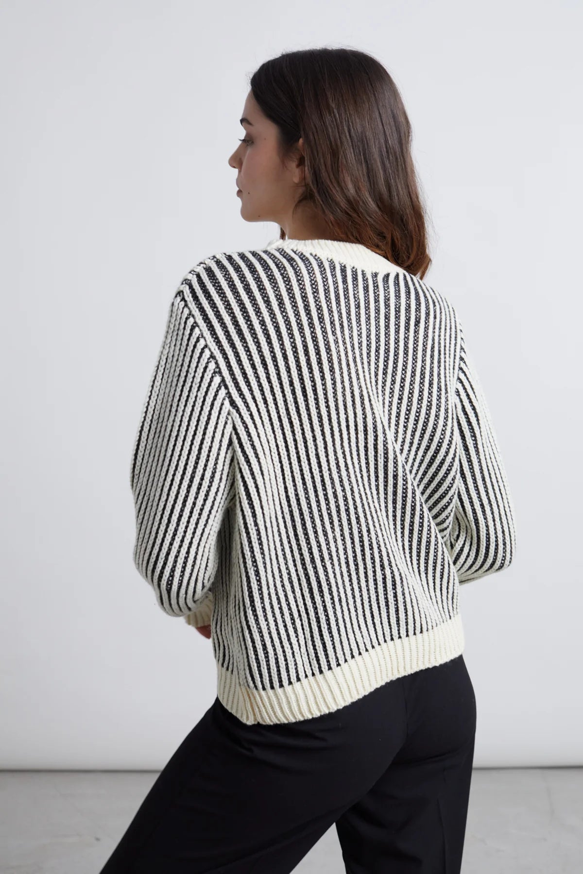 24 colours Textured Sweater - Black/Creme