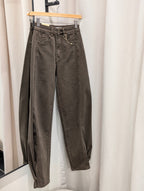 Adjustable Hem Barrel Jeans - Espresso - Kubanna