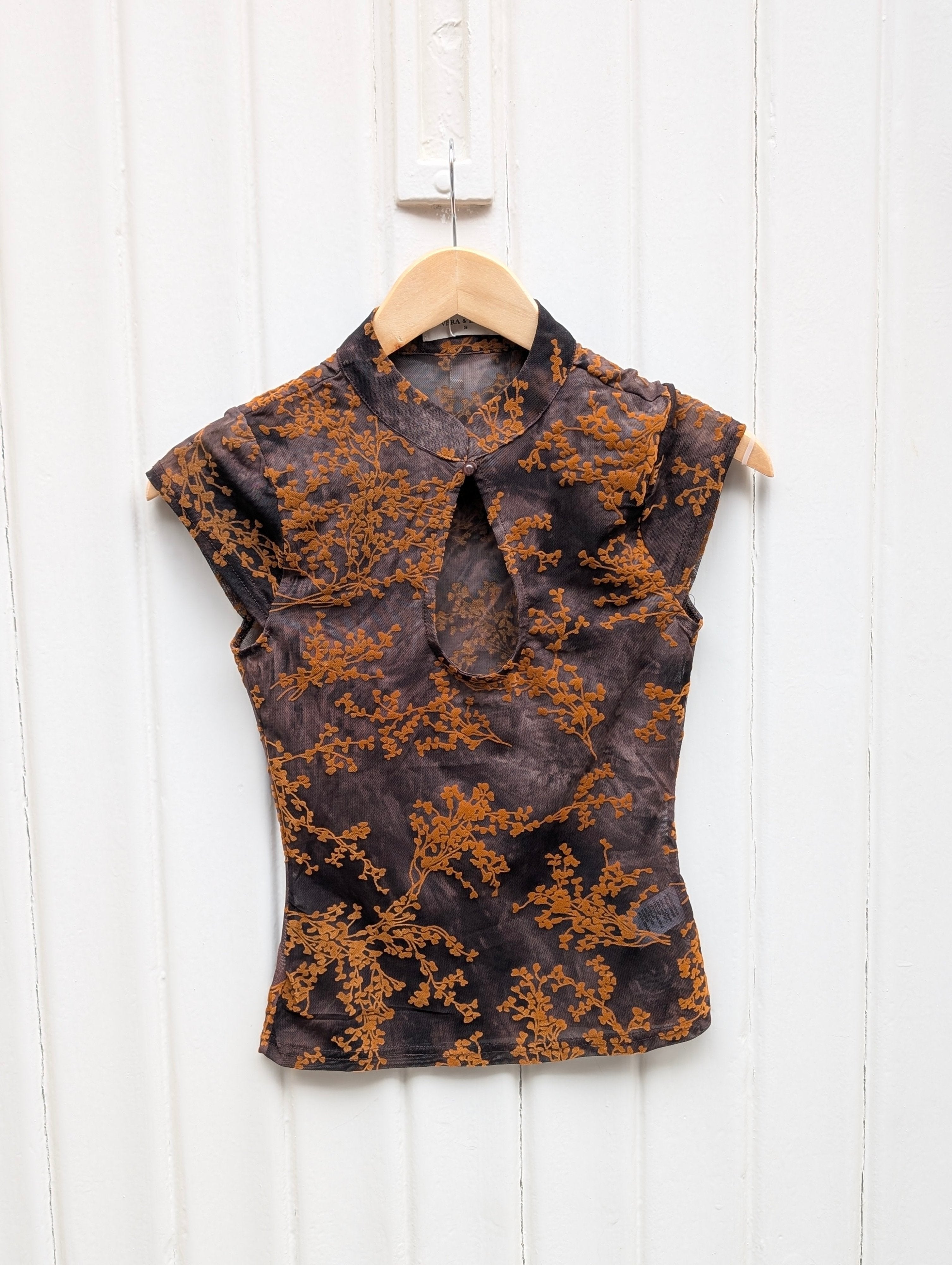 Botanical Keyhole Top - Charcoal - Kubanna