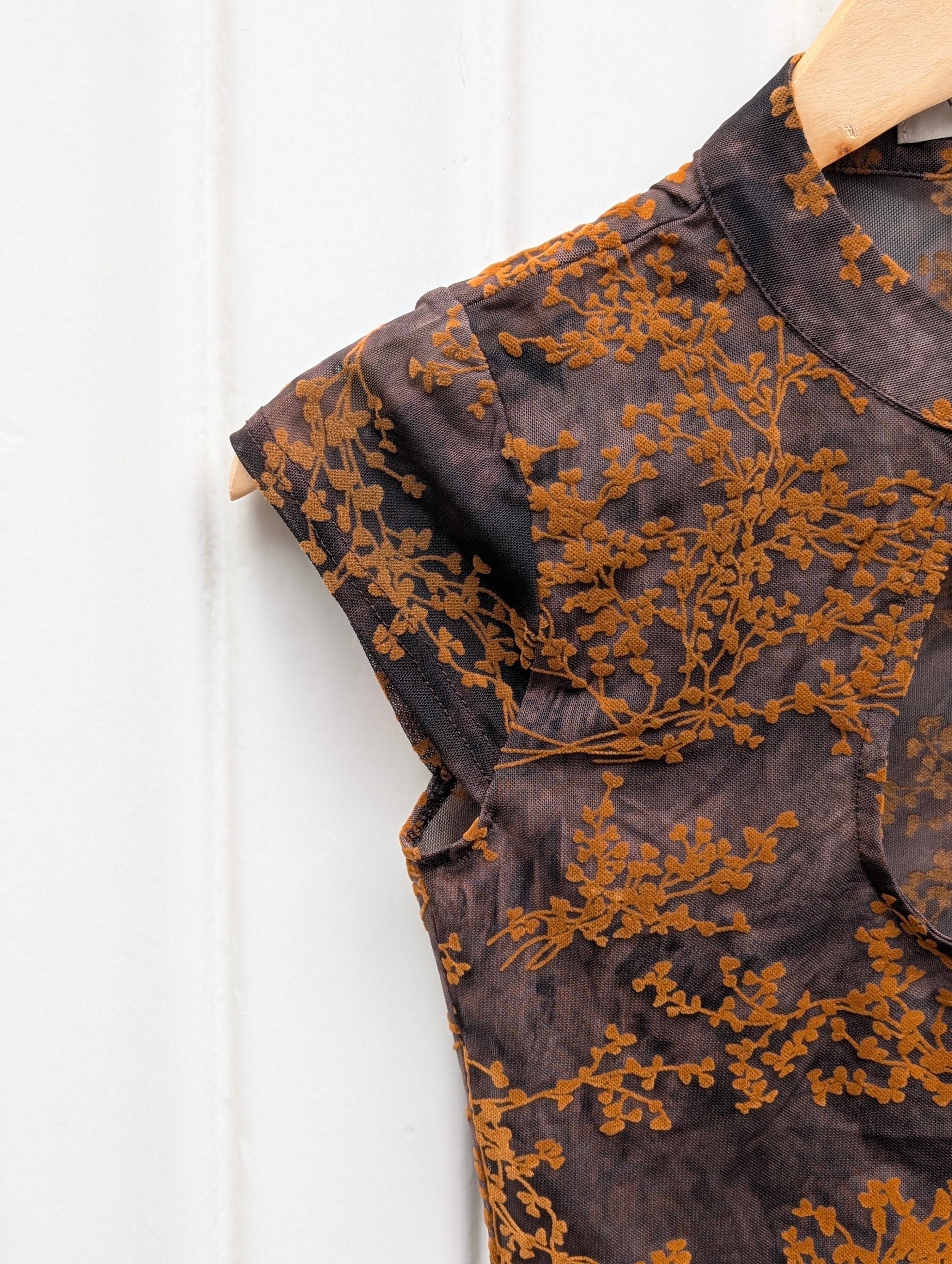 Botanical Keyhole Top - Charcoal - Kubanna