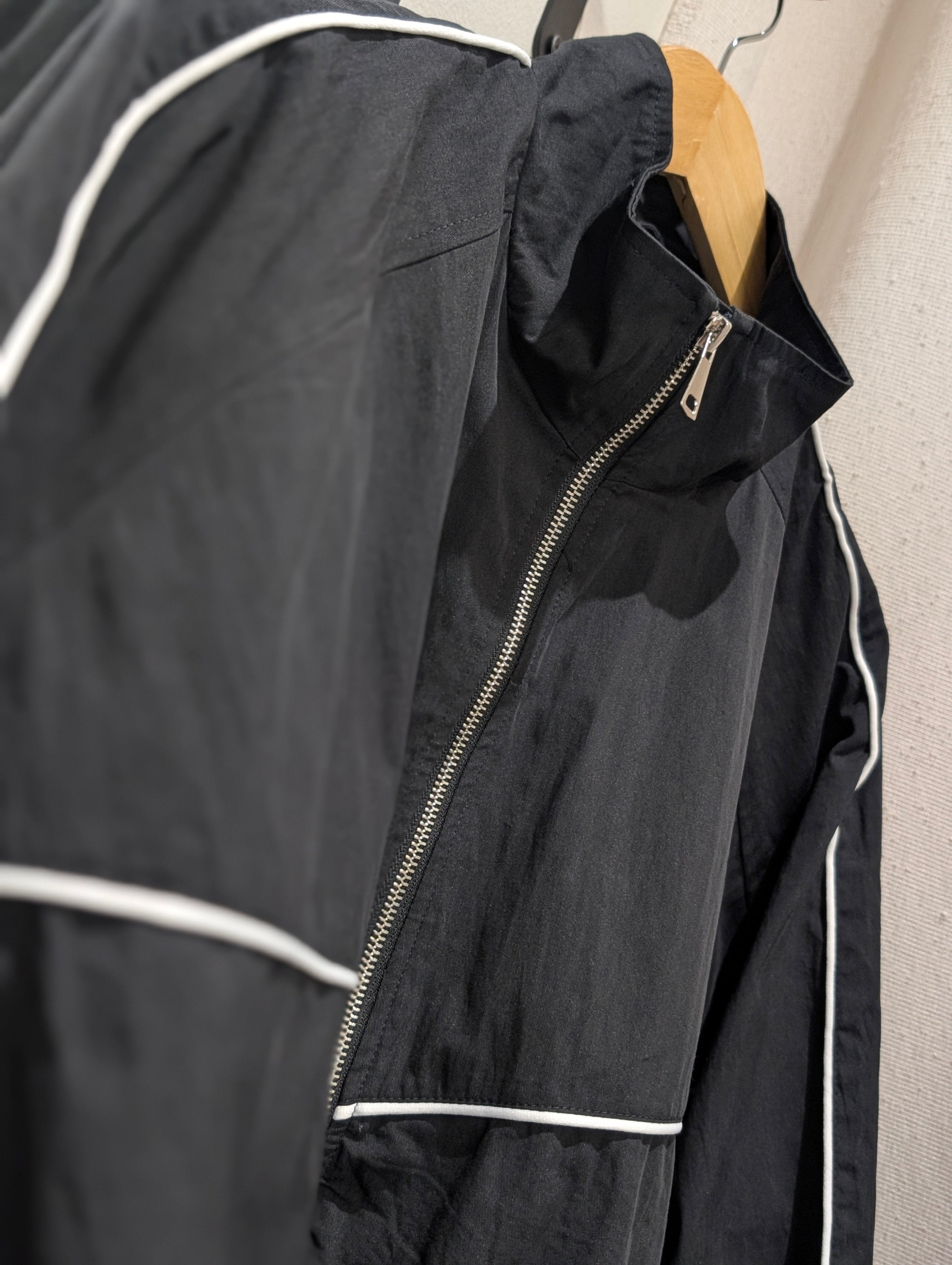 Contrast Line Track Jacket - Black - Kubanna