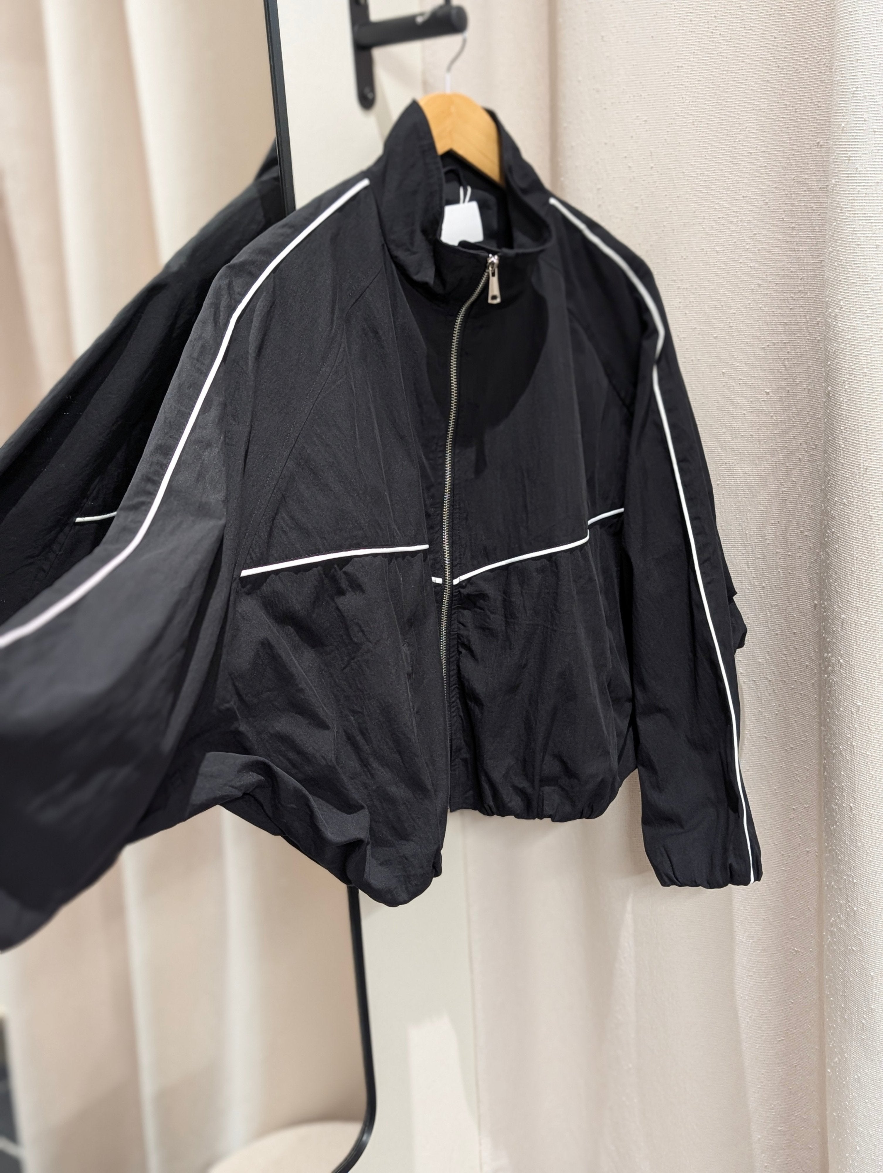 Contrast Line Track Jacket - Black - Kubanna