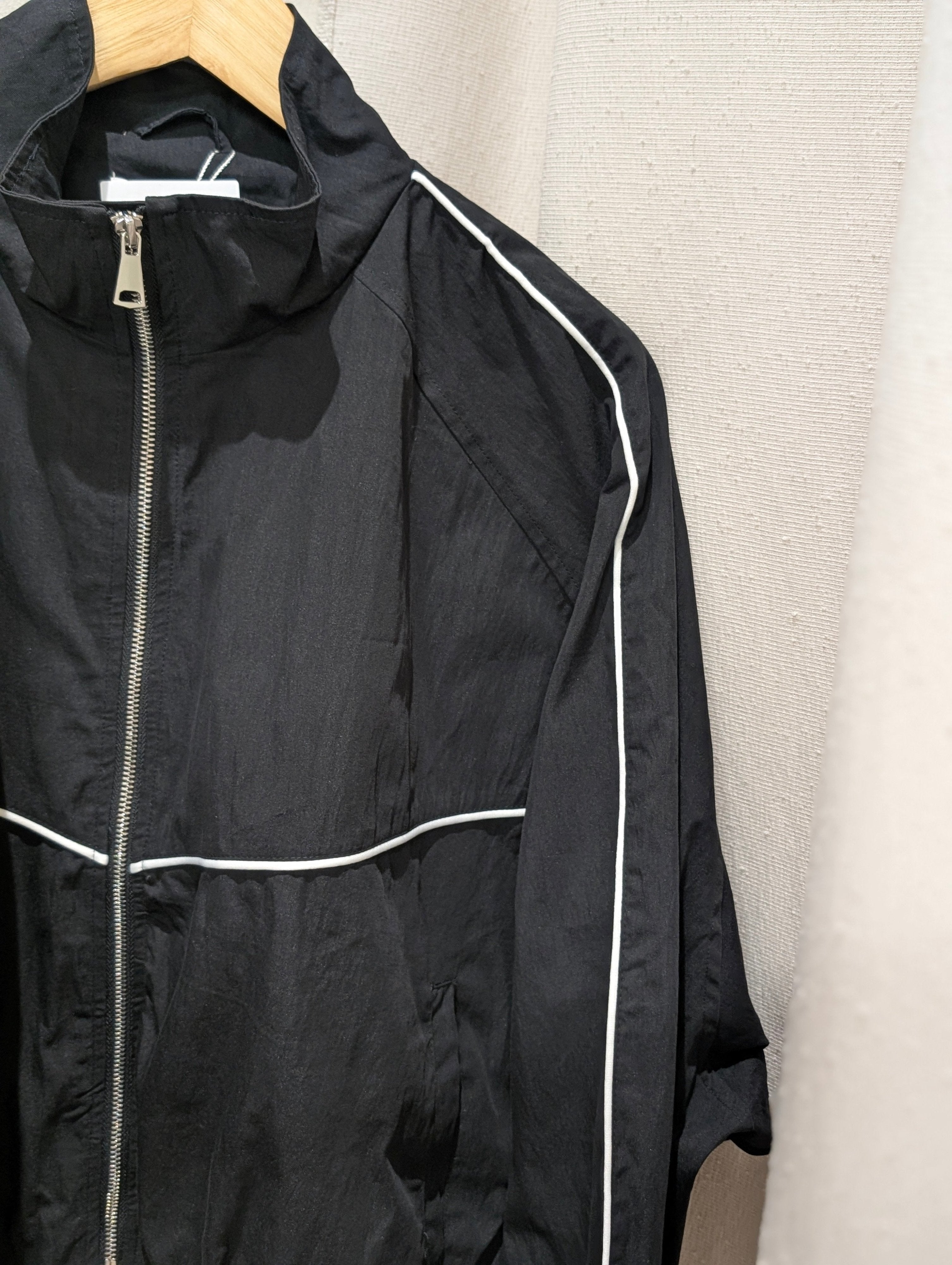 Contrast Line Track Jacket - Black - Kubanna