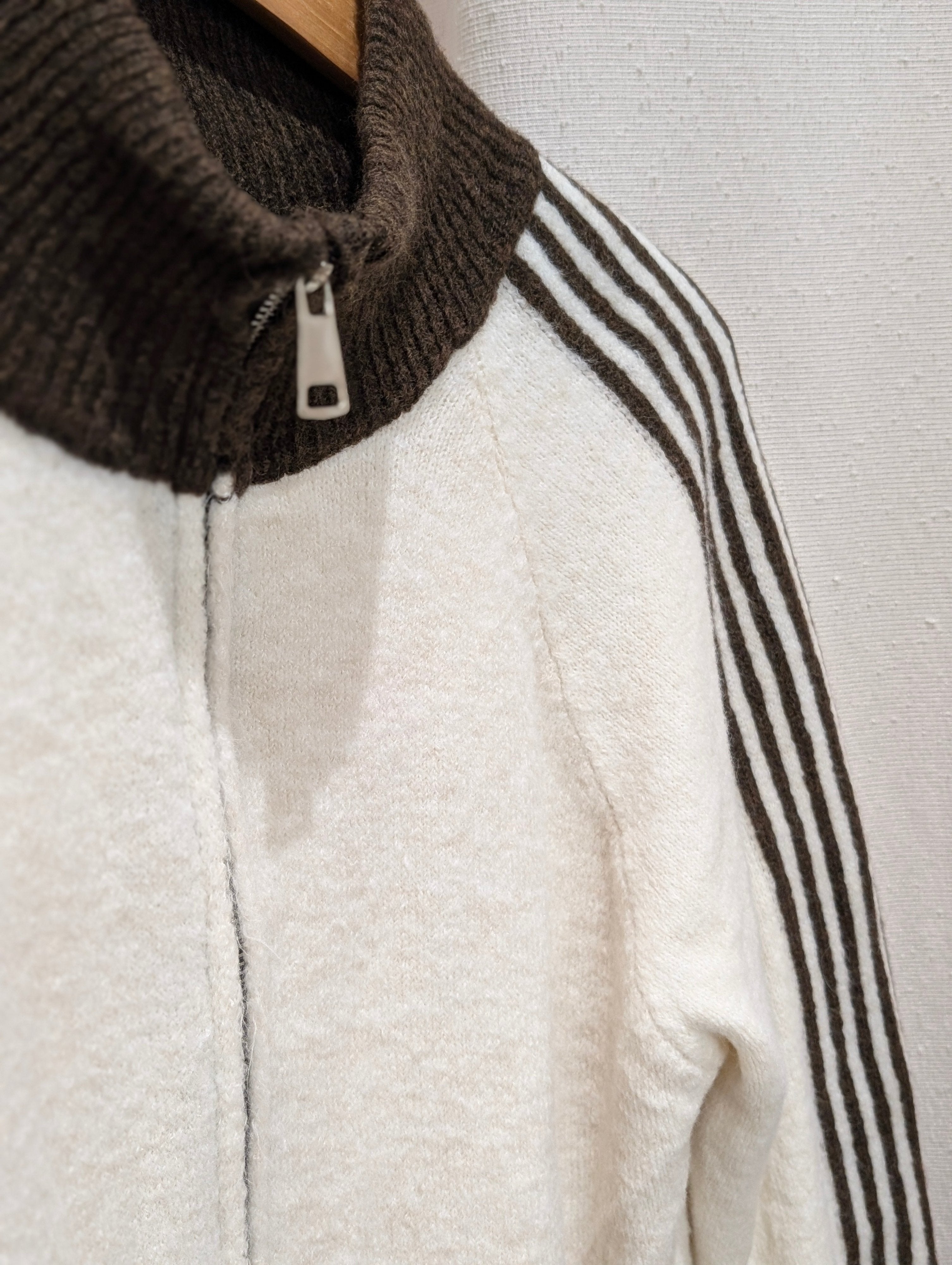 Contrast Stripe Zip Cardigan - Ecru/Brown - Kubanna