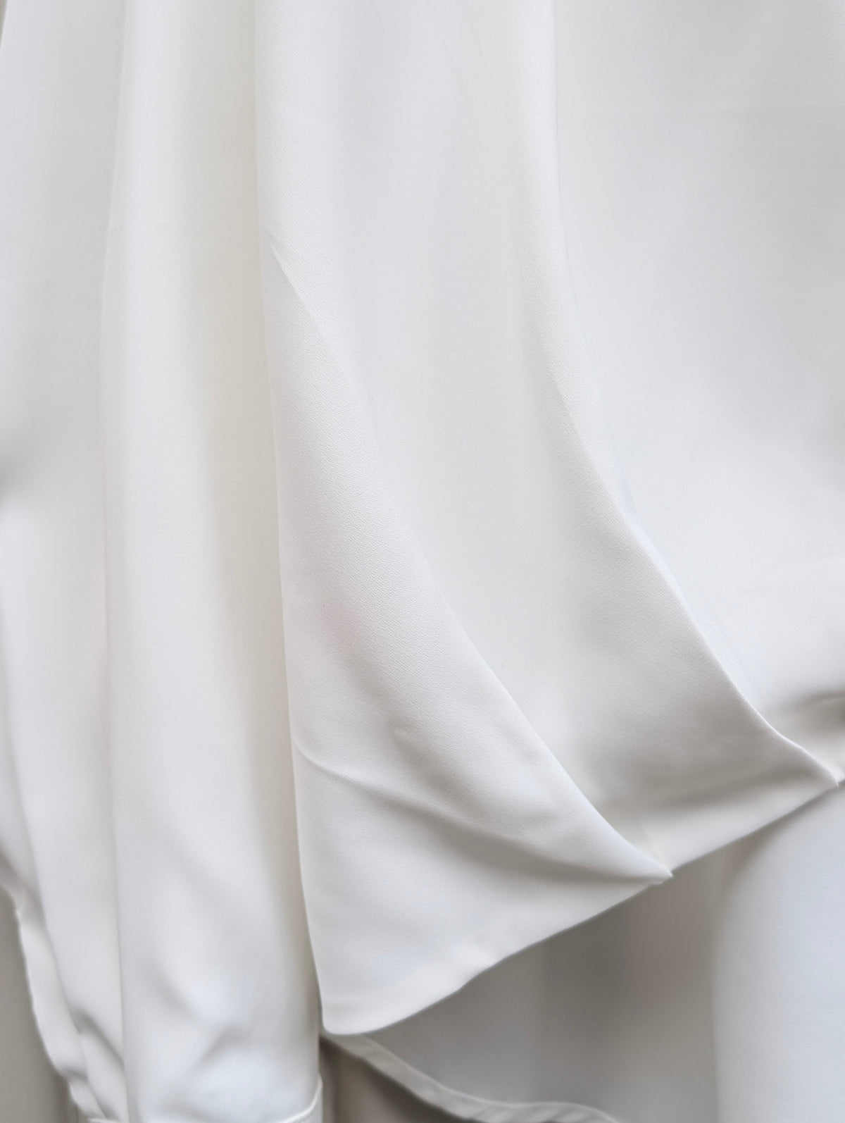 Daisy V-neck wrap blouse - White - Kubanna