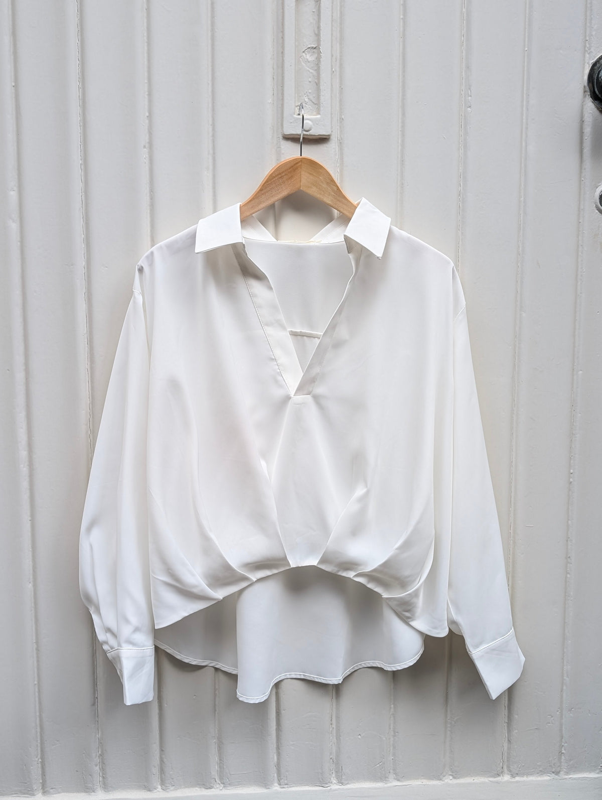Daisy V-neck wrap blouse - White - Kubanna