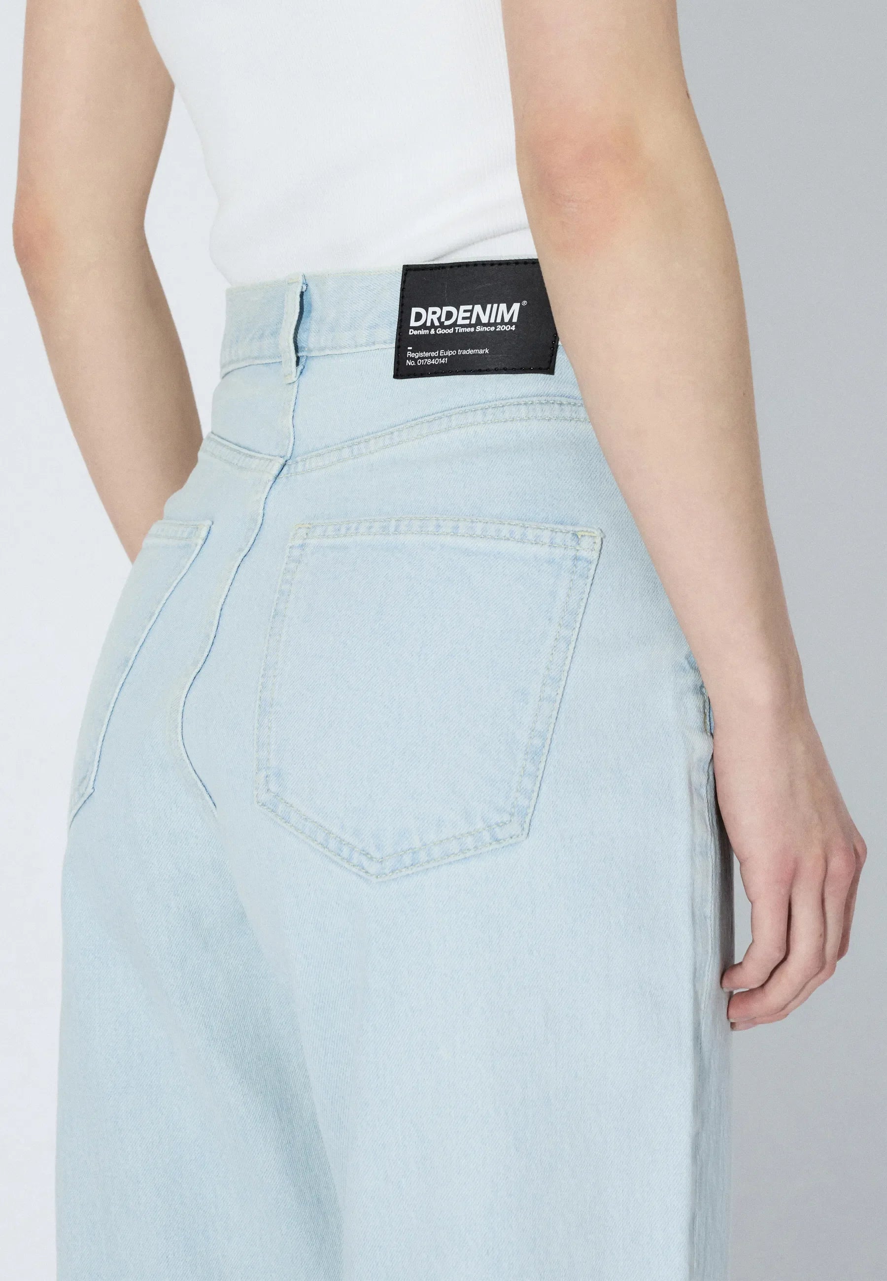 Dr. Denim Echo High Straight Jeans - Bay Superlight Used - Kubanna