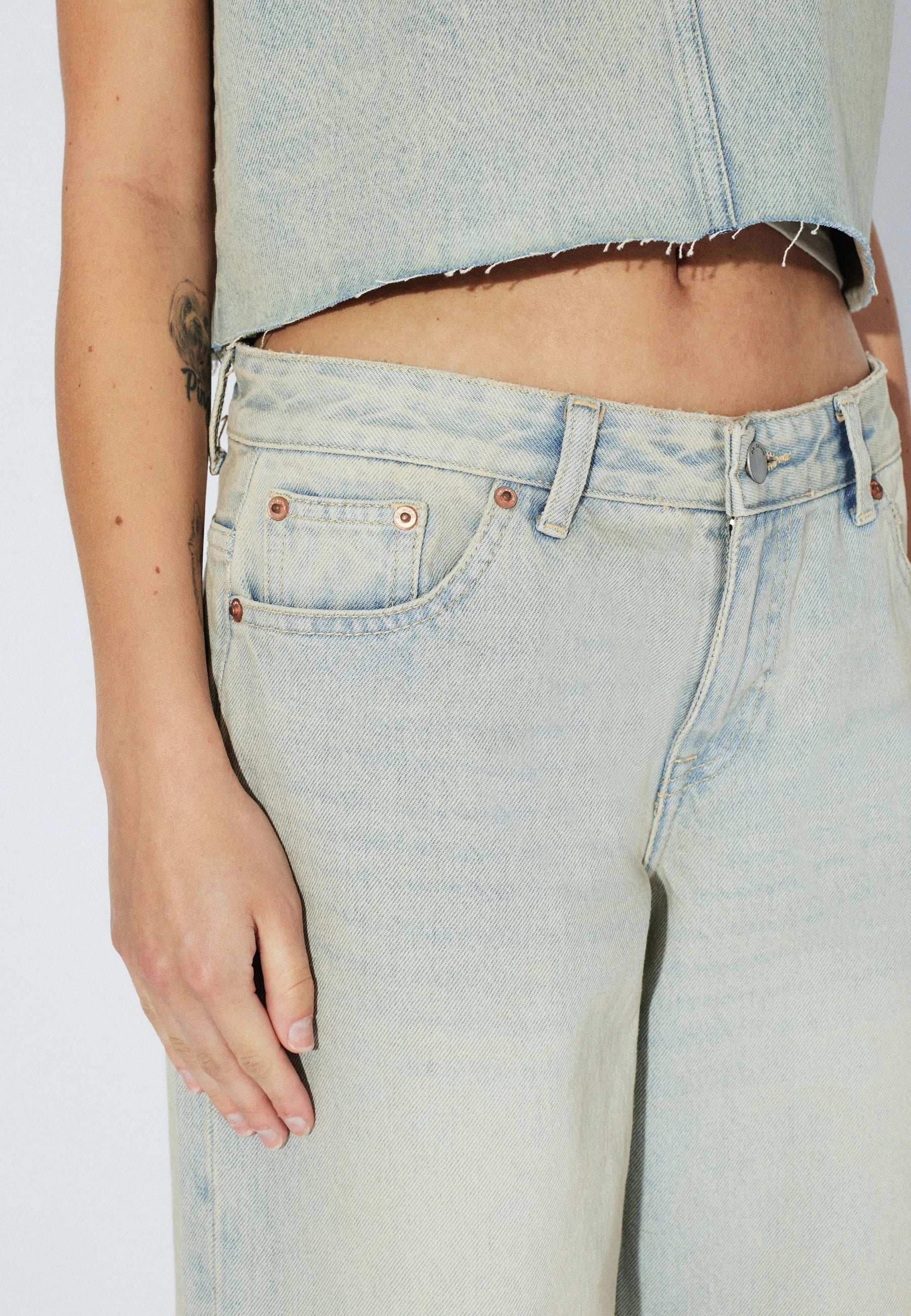 Dr. Denim | Hill Low Relaxed Jeans – Stream Light Sand - Kubanna
