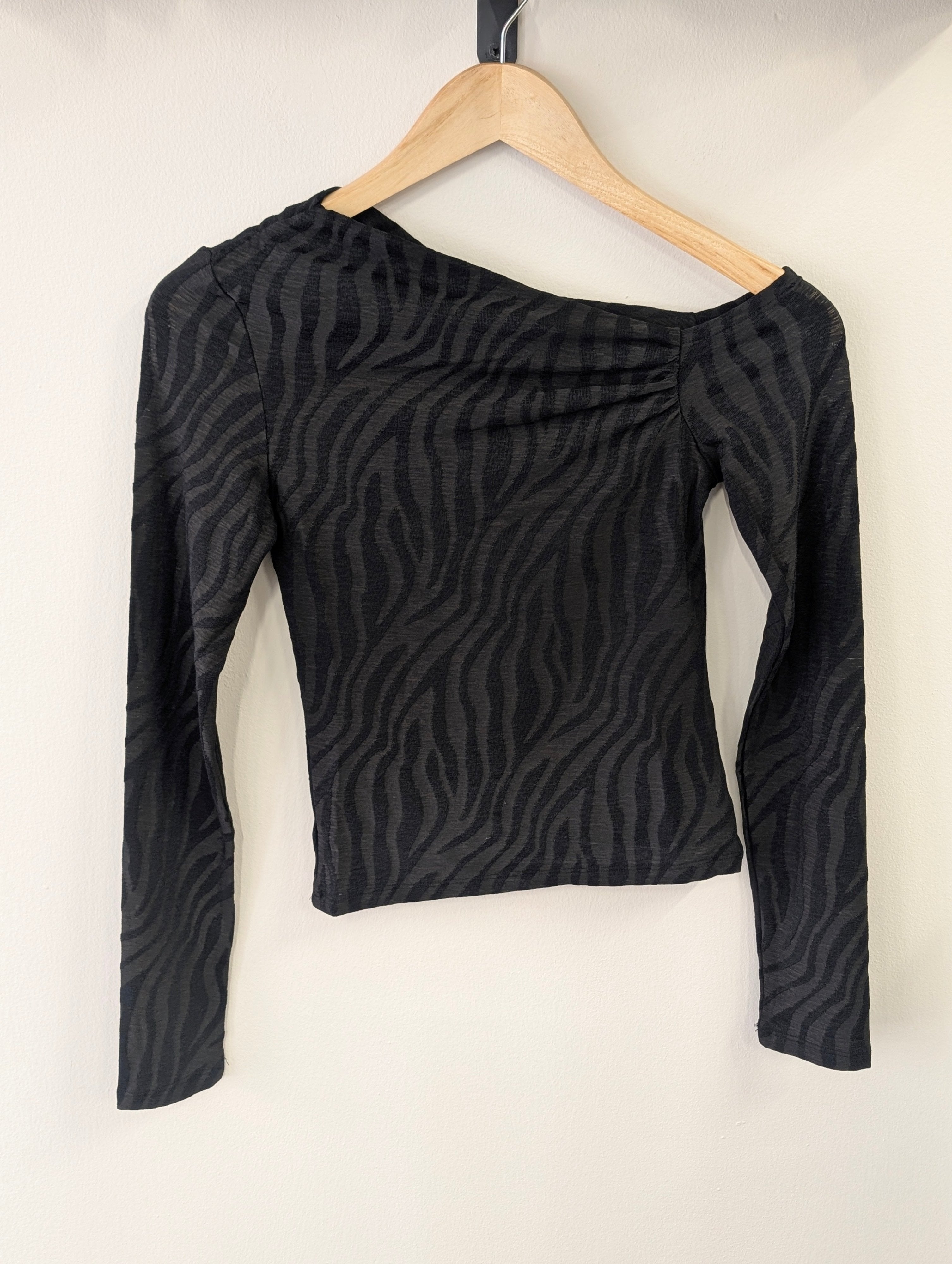 Gina Tricot Asymmetric Top - Black - Kubanna