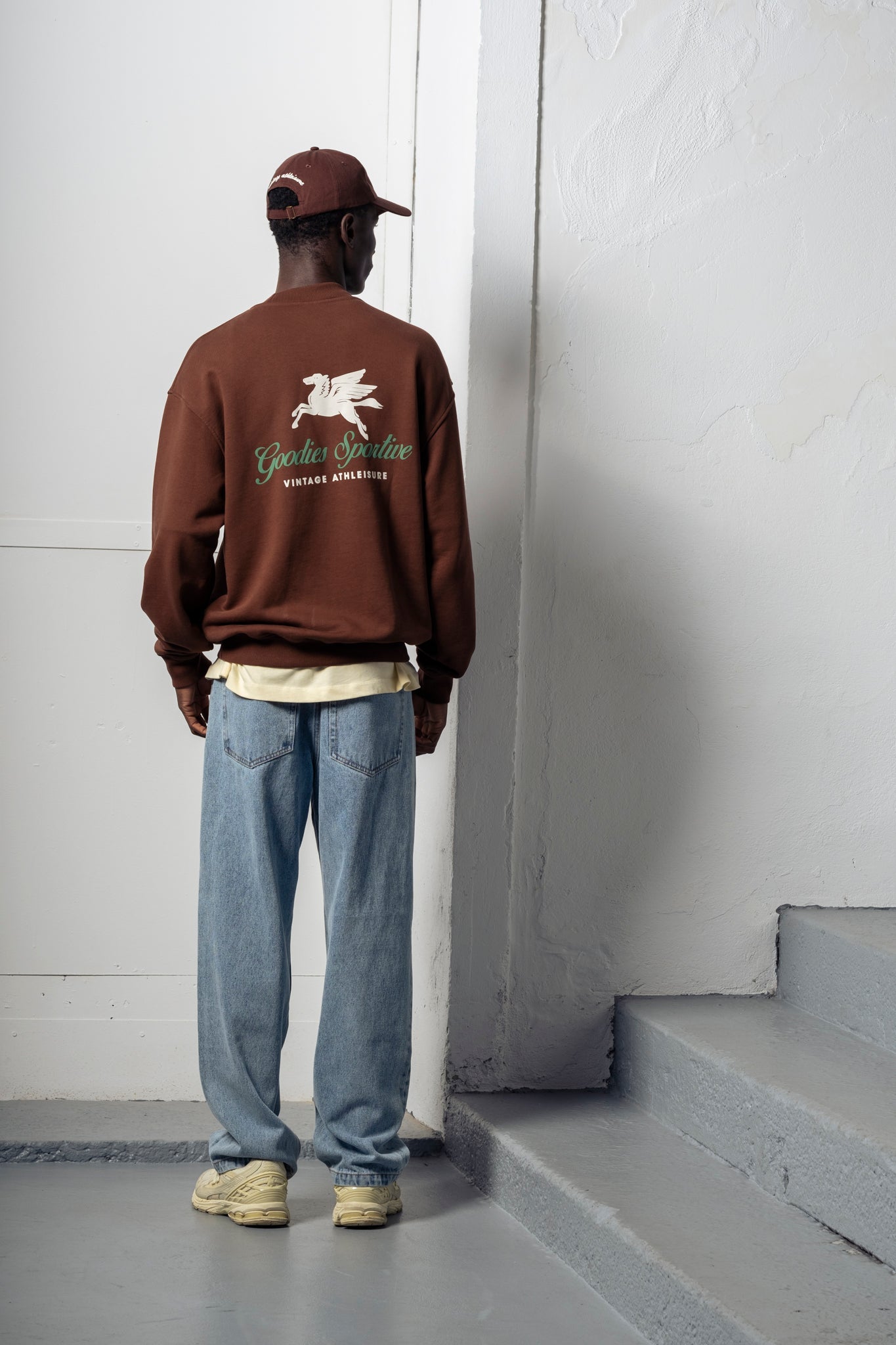 Goodies Sportive | 550G Pegasus Crewneck - Chocolate - Kubanna
