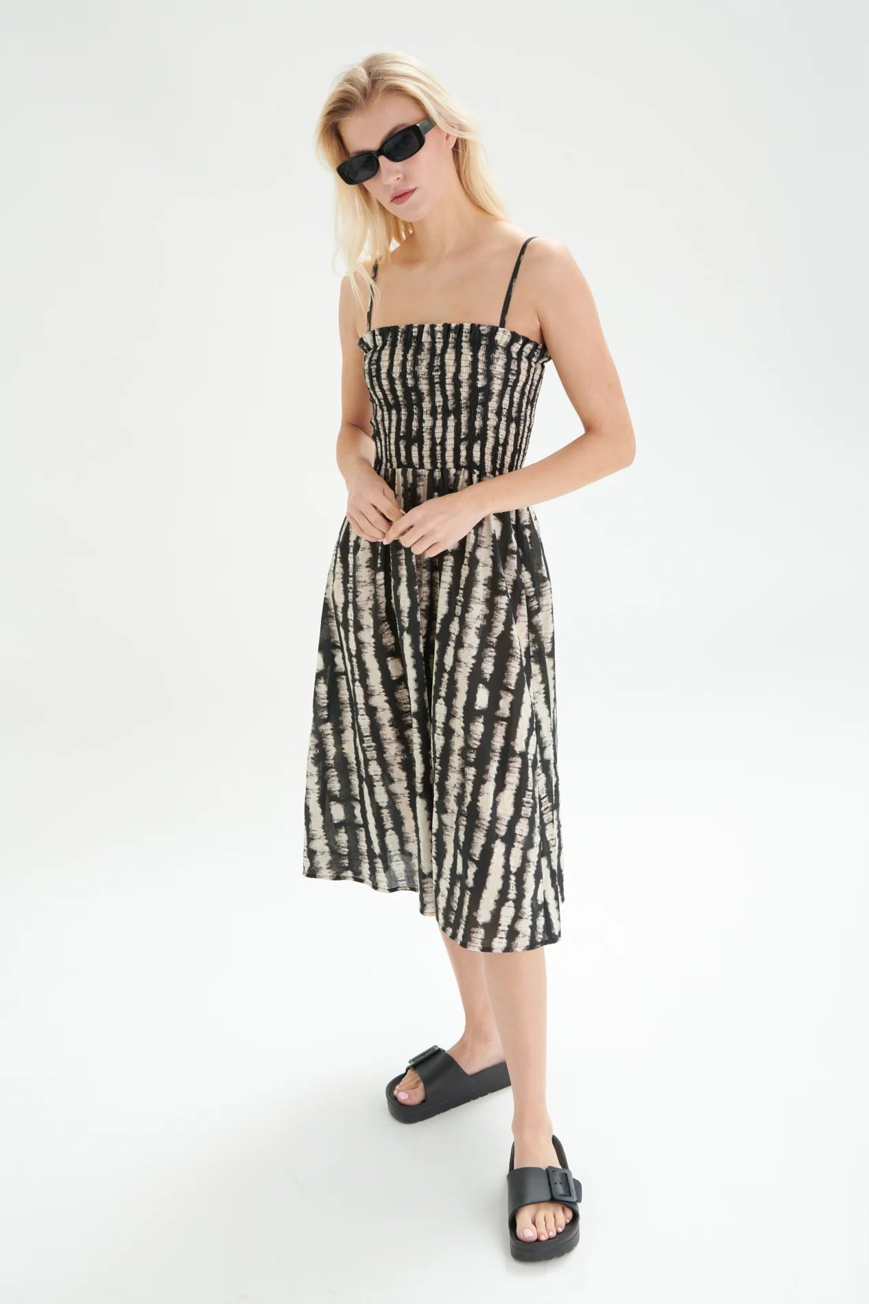 24 Colours Dress With Print - Black/White - Kubanna