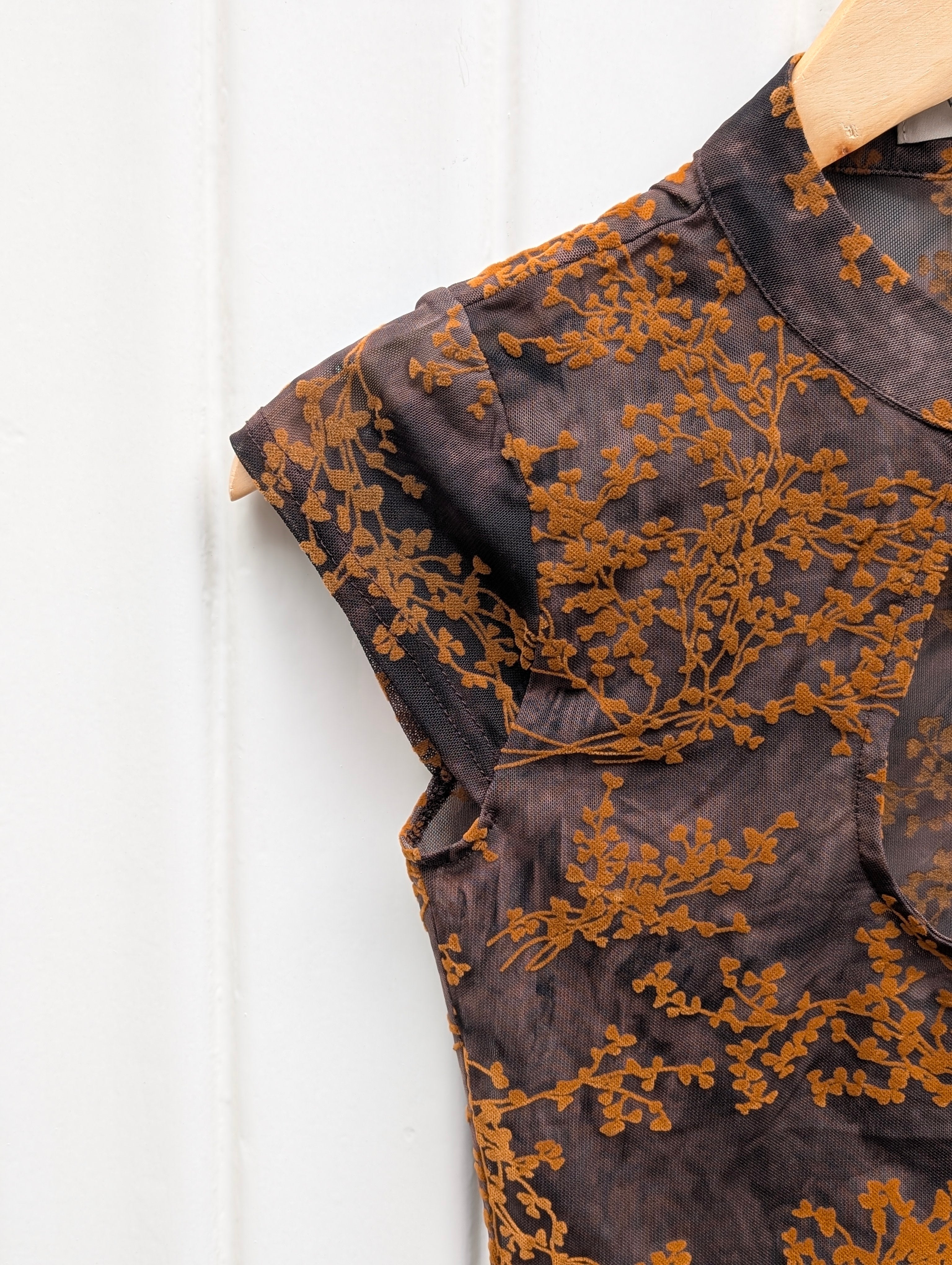 Botanical Keyhole Top - Charcoal