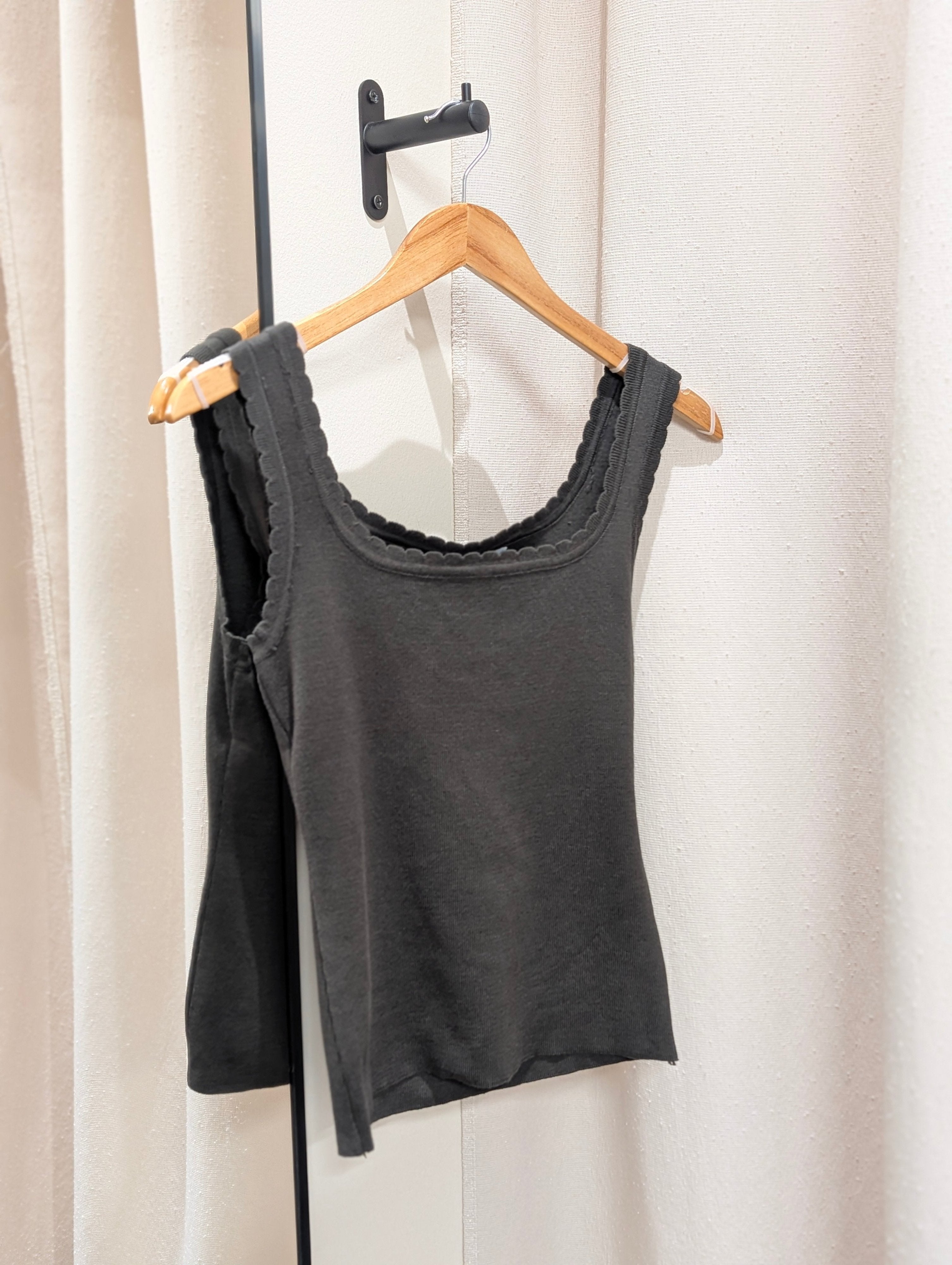 Scallop Trim Tank Top – Green - Kubanna