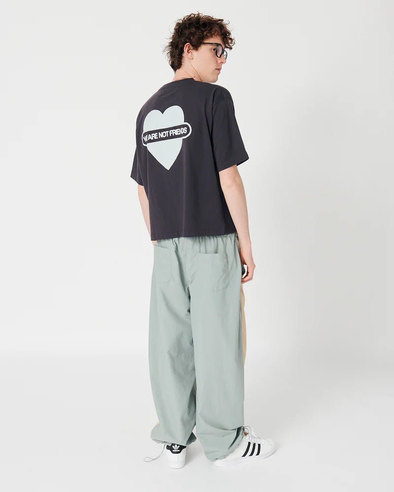 We Are Not Friends Union Love Boxy T-shirt - Anthracite - Kubanna